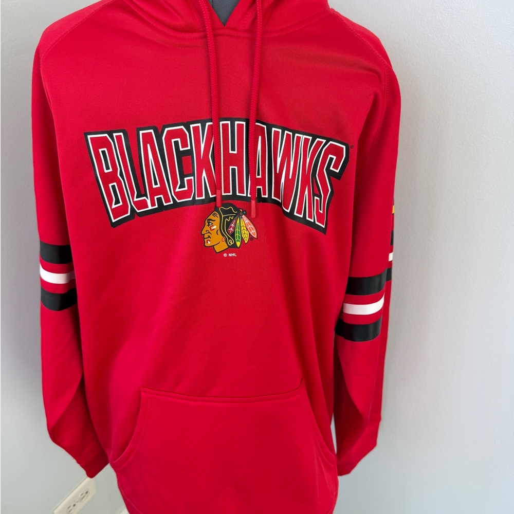 Chicago Blackhawks NHL Red Pullover Hoodie Sweatshirt Sleeve Logos NWT Game day
